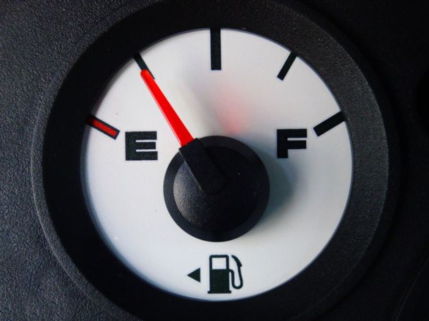 Fuel Gauge - Save on Car Hire